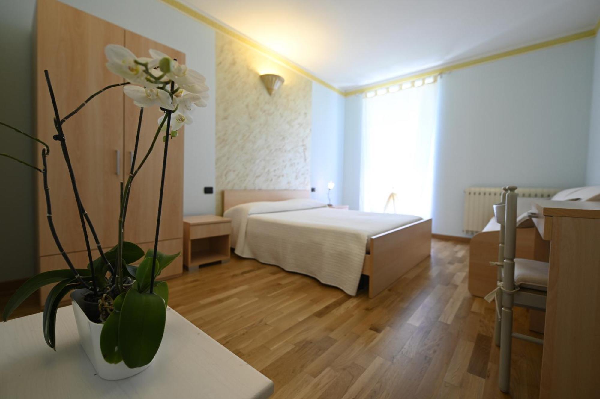 Residenza Villa Maria Roncola Bagian luar foto