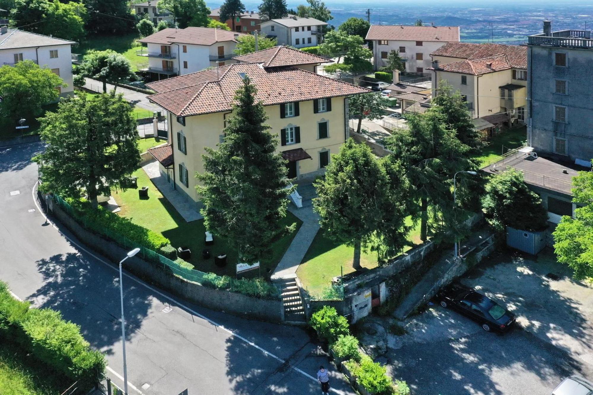 Residenza Villa Maria Roncola Bagian luar foto